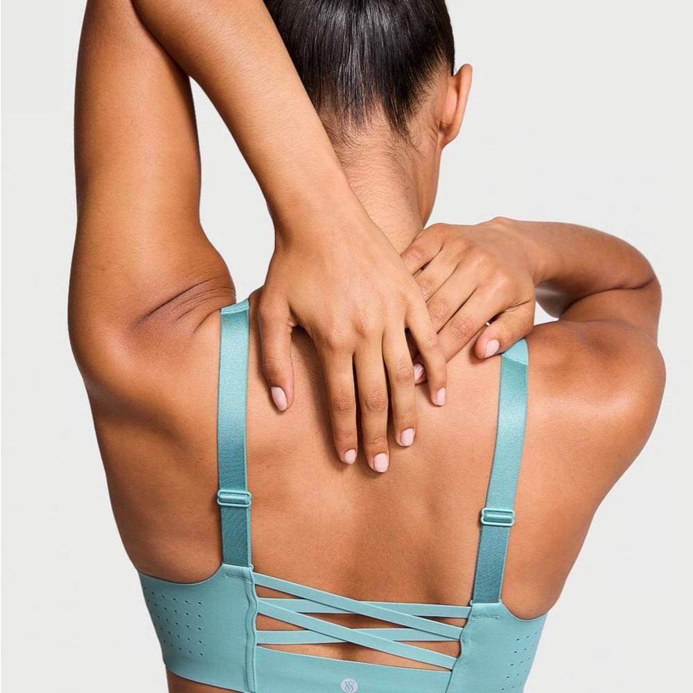 Light Blue Front-Zip Sports Bra - Picture 2 of 6